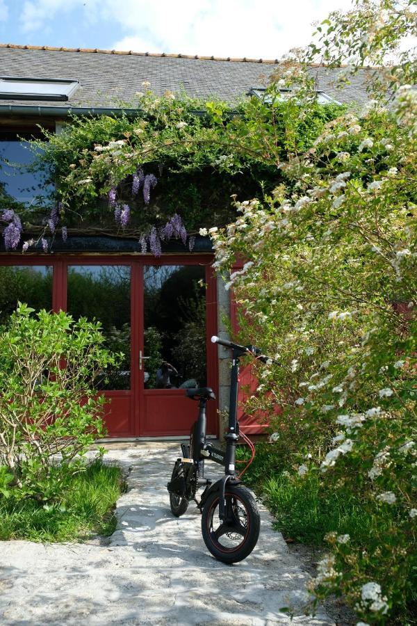 La Maison Jaune A La Janaie Parigné Exterior foto