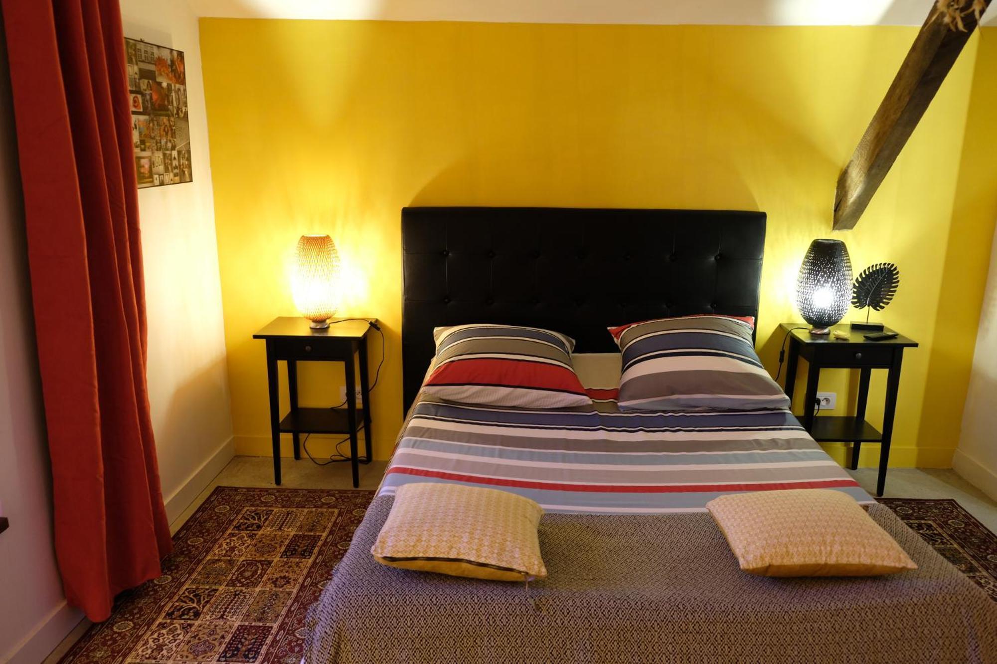 La Maison Jaune A La Janaie Parigné Habitación foto